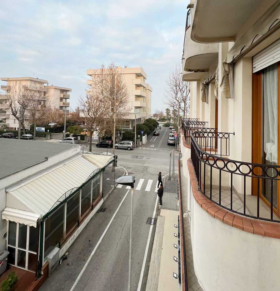 Balcone Hotel economico a Miramare di Riminii